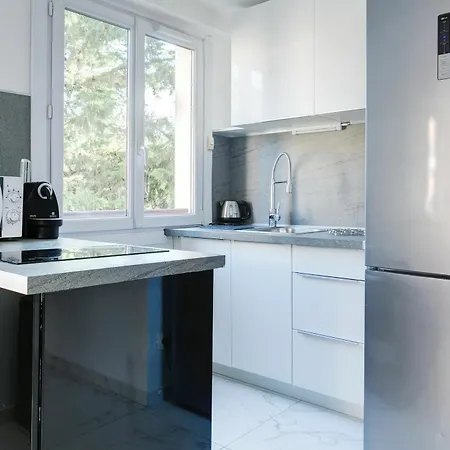 3 Rue Latour Maubourg 1 *